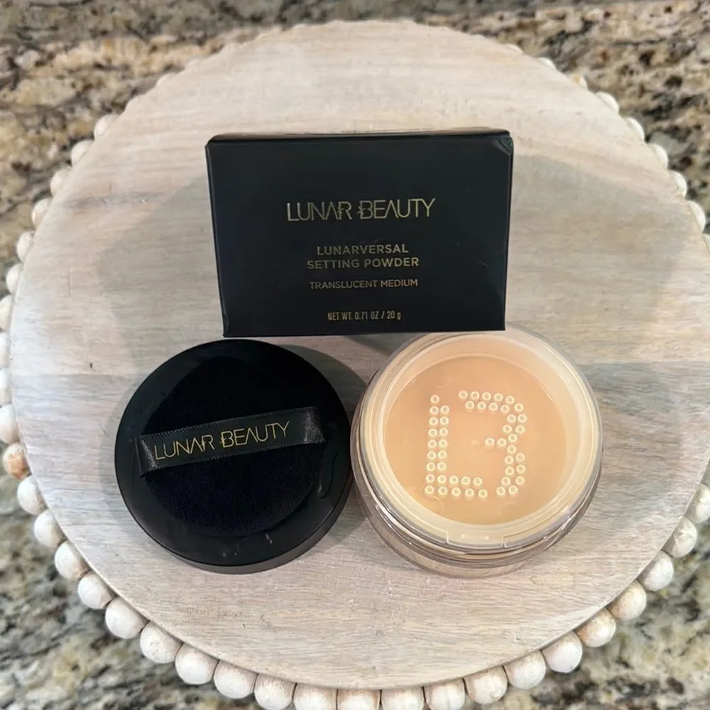 Lunar Beauty Translucent Medium Setting Powder - Black and Tan